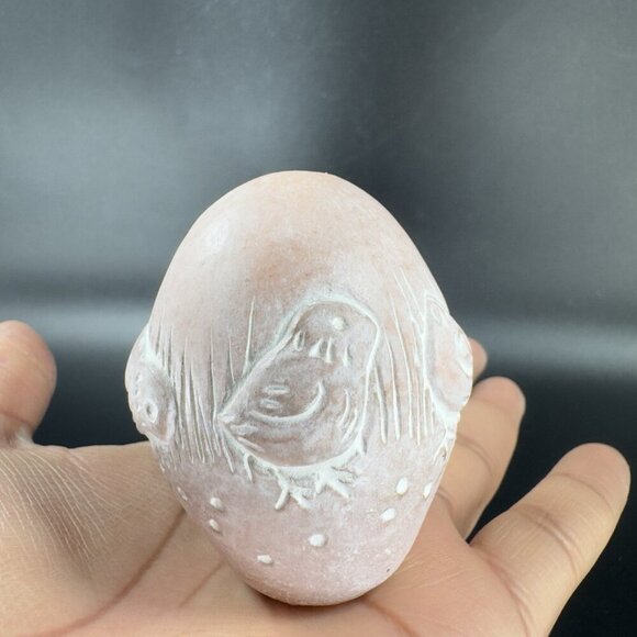 Vintage 1994 Isabel Bloom Egg Figurine Paperweight Signed Baby Chicks Chickens - Picture 5 of 11